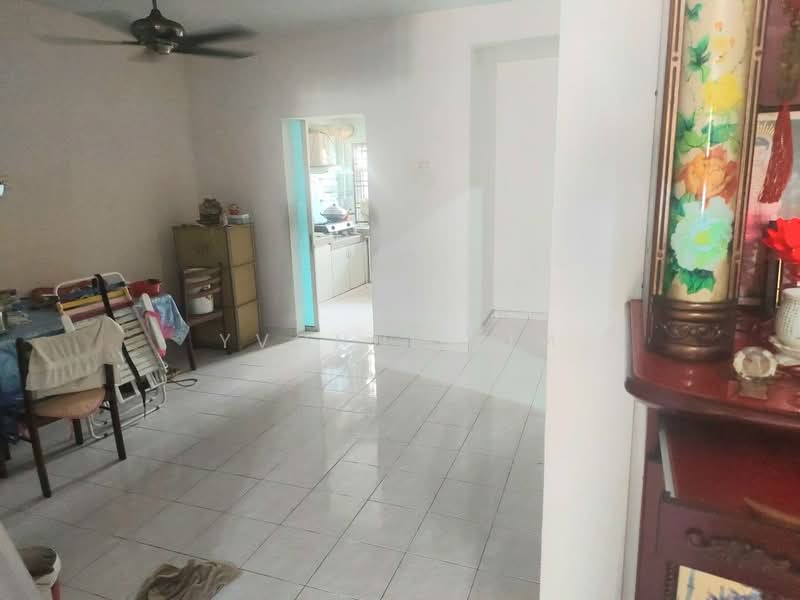 2-storey Terraced House for Sale in Taman Bukit Gemilang (Skudai) - Yvonne Lim - Living Room - PropertyGuru.com.my