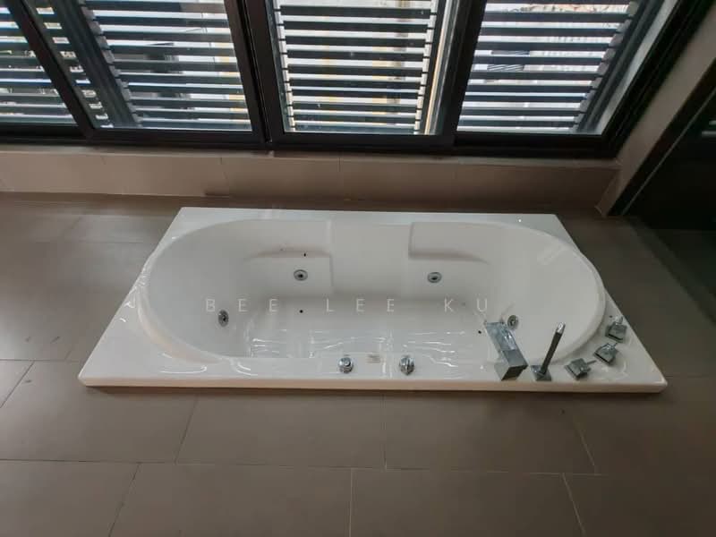 Rumah Banglo untuk Dijual di Taman Danau Desa (Taman Desa) - Bee Lee Ku - Bathroom - PropertyGuru.com.my