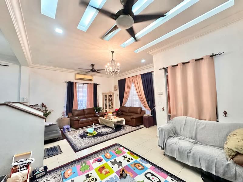2-storey Terraced House for Sale in Alam Budiman (Shah Alam) - Shiqin Saidin - Living Room - PropertyGuru.com.my