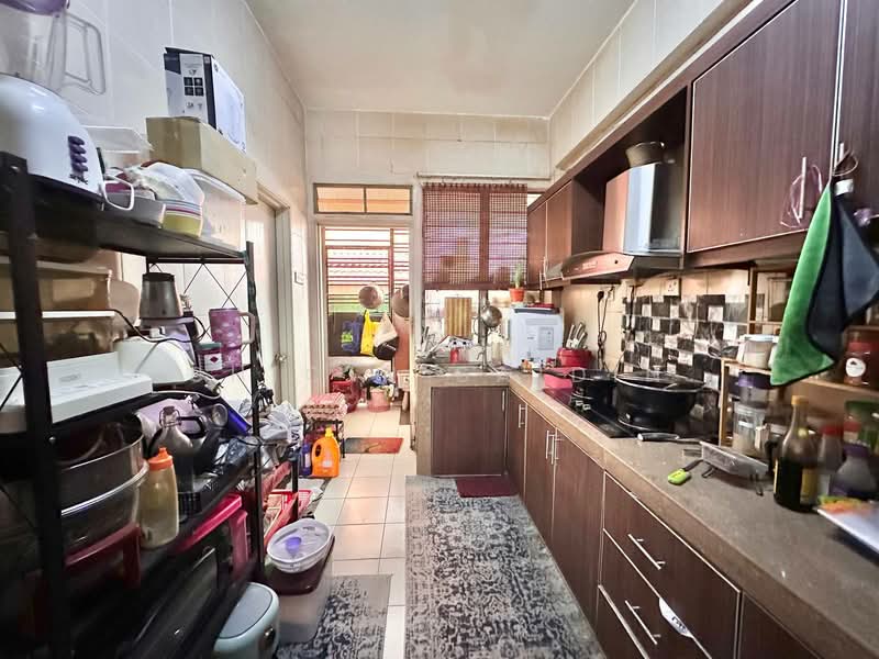 2-storey Terraced House for Sale in Alam Budiman (Shah Alam) - Shiqin Saidin - Kitchen - PropertyGuru.com.my