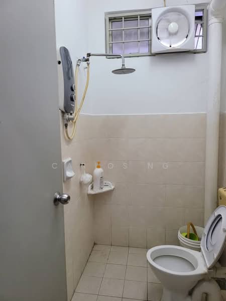 Apartment for Rent at Kiambang Apartment - Carlos Ng - Bathroom - PropertyGuru.com.my
