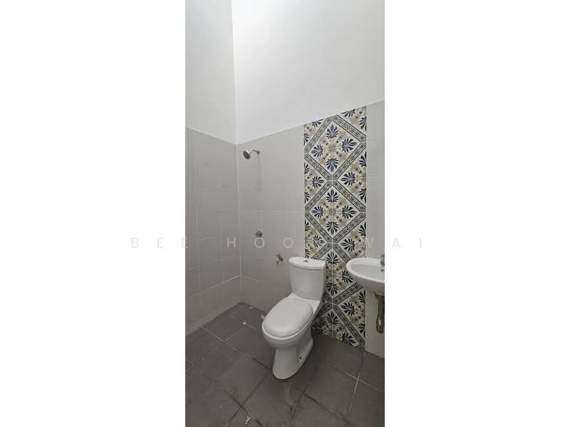 Semi-Detached House for Sale in Ipoh (Perak) - Bee Hoon Wai - Bathroom - PropertyGuru.com.my