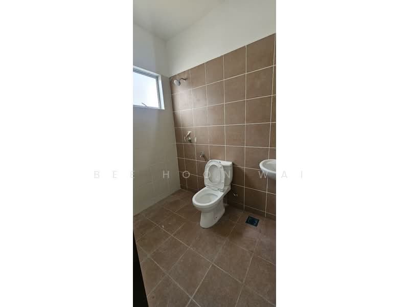 Semi-Detached House for Sale in Ipoh (Perak) - Bee Hoon Wai - Bathroom - PropertyGuru.com.my