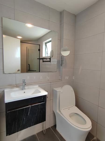 Changkat View untuk Untuk Dijual - RM 500,000, Apr 2026 - Bathroom - PropertyGuru.com.my