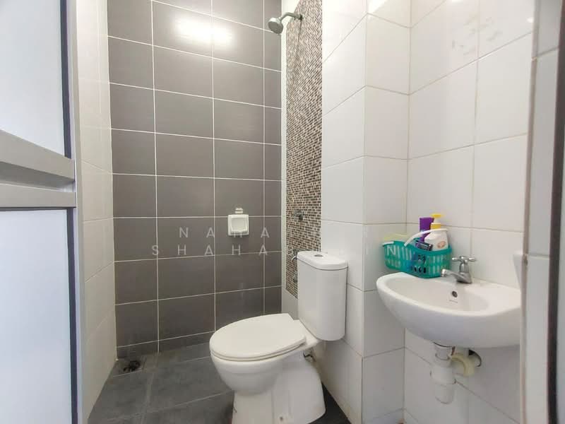 2-storey Terraced House for Sale in Denai Alam (Shah Alam) - Nahathir Shahabudin - Bathroom - PropertyGuru.com.my