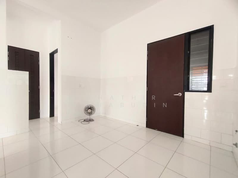 2-storey Terraced House for Sale in Denai Alam (Shah Alam) - Nahathir Shahabudin - Interior - PropertyGuru.com.my