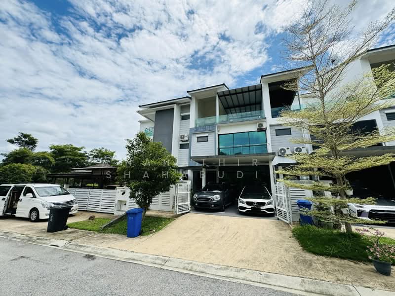 3-storey Terraced House for Sale in Denai Alam (Shah Alam) - Nahathir Shahabudin - Exterior - PropertyGuru.com.my