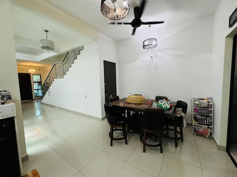 3-storey Terraced House for Sale in Denai Alam (Shah Alam) - Nahathir Shahabudin - Dining Room - PropertyGuru.com.my