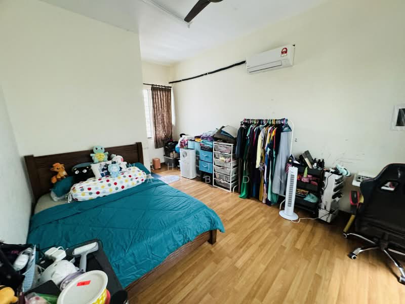 3-storey Terraced House for Sale in Denai Alam (Shah Alam) - Nahathir Shahabudin - Bedroom - PropertyGuru.com.my