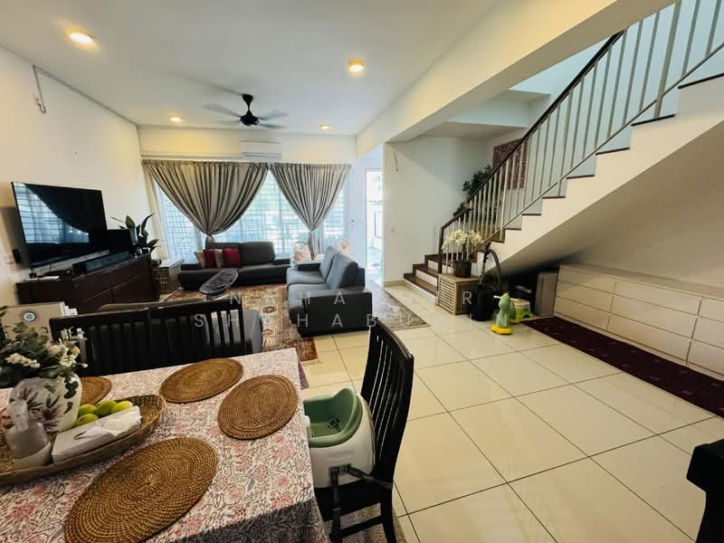 2-storey Terraced House for Sale in Denai Alam (Shah Alam) - Nahathir Shahabudin - Living Room - PropertyGuru.com.my