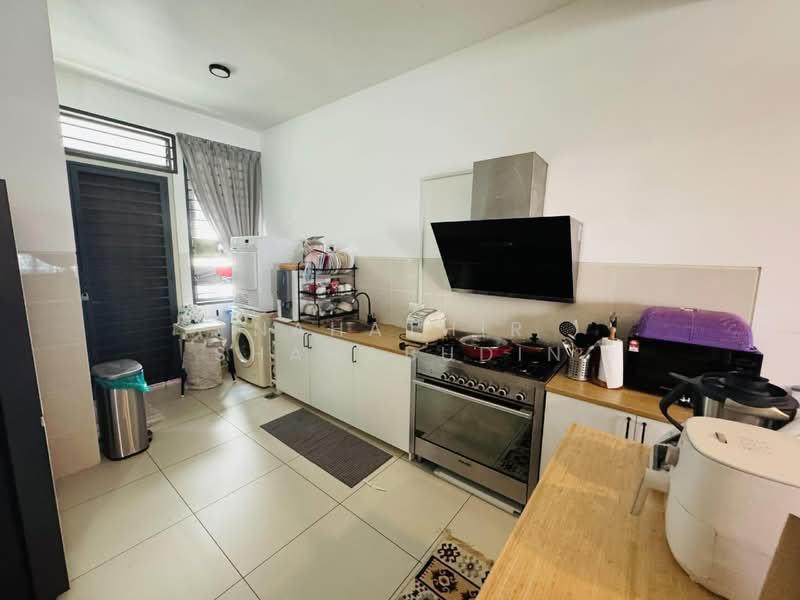 2-storey Terraced House for Sale in Denai Alam (Shah Alam) - Nahathir Shahabudin - Kitchen - PropertyGuru.com.my