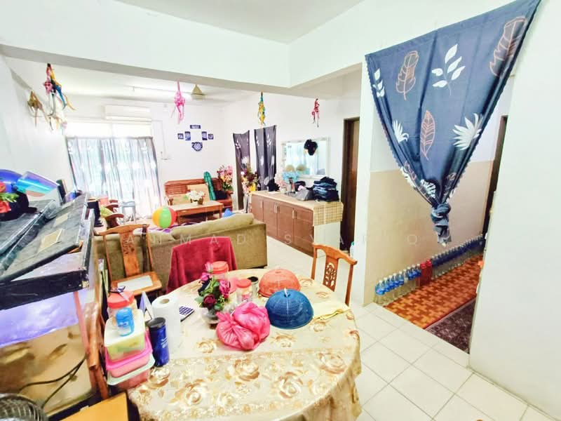 Flat for Sale at Pangsapuri Villamas - Ahmad Syafiq - Living Room - PropertyGuru.com.my