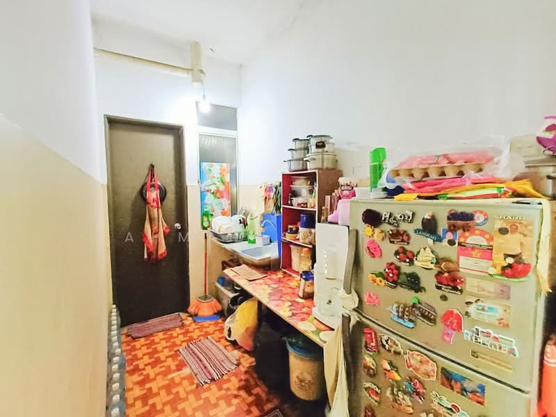Flat for Sale at Pangsapuri Villamas - Ahmad Syafiq - Kitchen - PropertyGuru.com.my