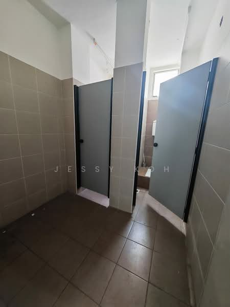 Factory for Rent in Taman Desa Cemerlang (Ulu Tiram) - Jessy Koh - Bathroom - PropertyGuru.com.my