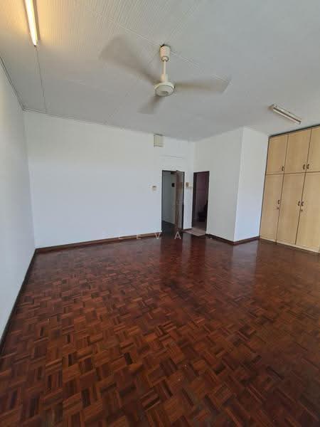 Rumah Teres 2-Tingkat untuk Dijual di Seremban (Negeri Sembilan) - Jeevs Jeeva - Big Master Room - PropertyGuru.com.my