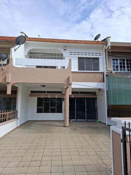 Rumah Teres 2-Tingkat untuk Dijual di Seremban (Negeri Sembilan) - Jeevs Jeeva - Long Car Porch - PropertyGuru.com.my