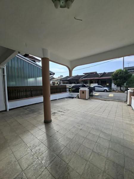 Rumah Teres 2-Tingkat untuk Dijual di Seremban (Negeri Sembilan) - Jeevs Jeeva - Wide Car Porch - PropertyGuru.com.my