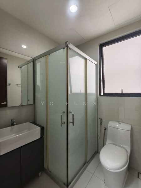 Condominium for Rent at Kings Bay @ Country Garden Danga Bay - YC Fung - Bathroom - PropertyGuru.com.my