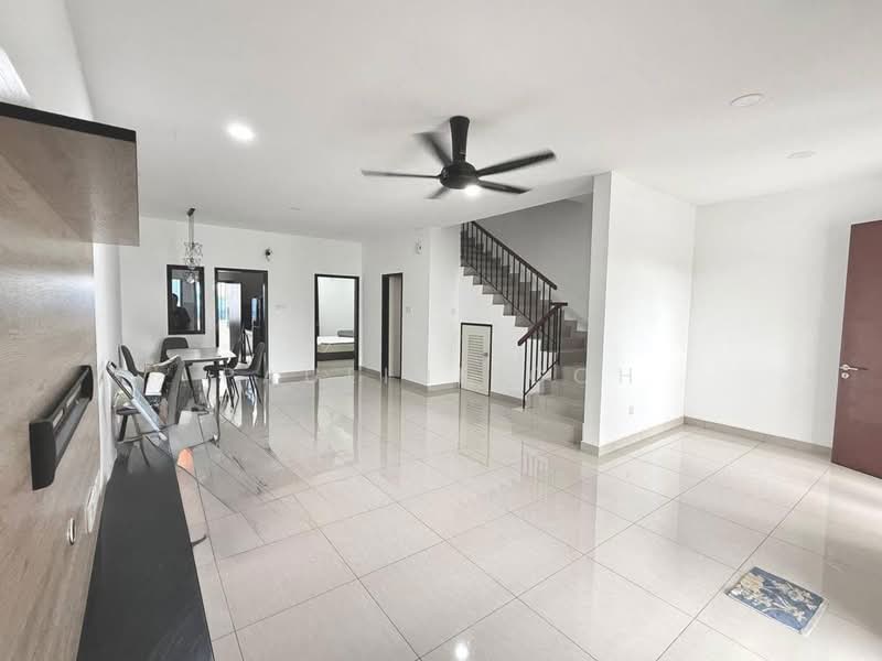 2-storey Terraced House for Sale in Bandar Baru Permas Jaya (Permas Jaya) - Pauline Goh - Living Room - PropertyGuru.com.my