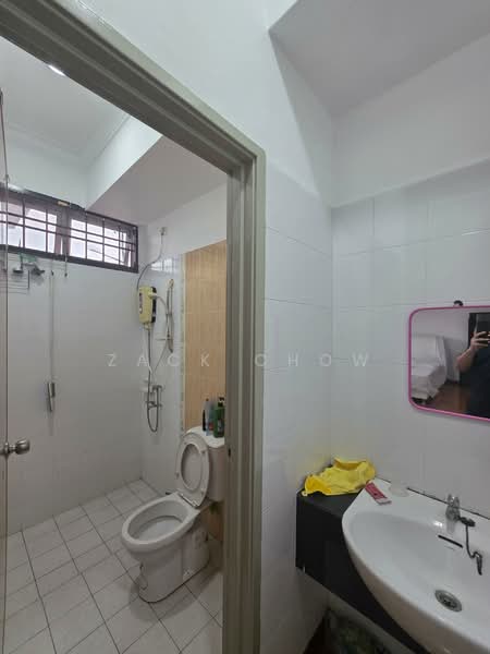 2-storey Terraced House for Sale in Taman Daya (Johor Bahru) - Zack Chow - Bathroom - PropertyGuru.com.my