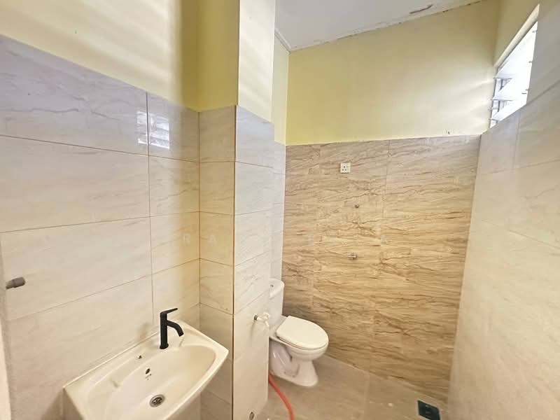 2-storey Terraced House for Rent in Tampoi (Johor) - Grace Ella - Bathroom - PropertyGuru.com.my