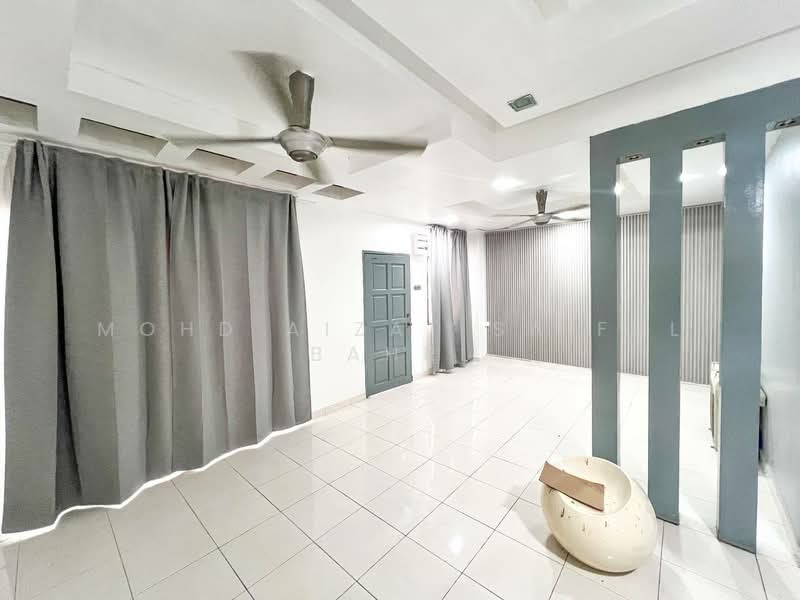 2-storey Terraced House for Sale in Bandar Tun Hussein Onn (Cheras) - Mohd Aizat Saiful Bahri - Living Room - PropertyGuru.com.my