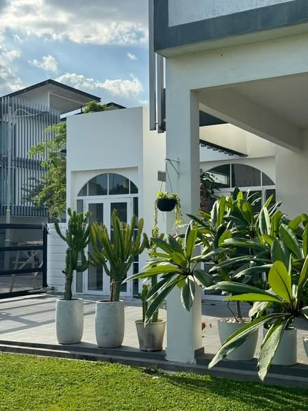 Semi-Detached House for Sale in Kajang (Selangor) - Nurul Naemah - Exterior - PropertyGuru.com.my