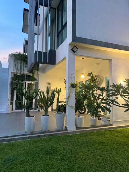 Semi-Detached House for Sale in Kajang (Selangor) - Nurul Naemah - Exterior - PropertyGuru.com.my