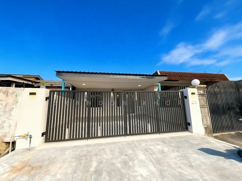 1-storey Terraced House for Sale in Taman Johor Jaya (Johor Bahru) - Brandon Khor - Exterior - PropertyGuru.com.my