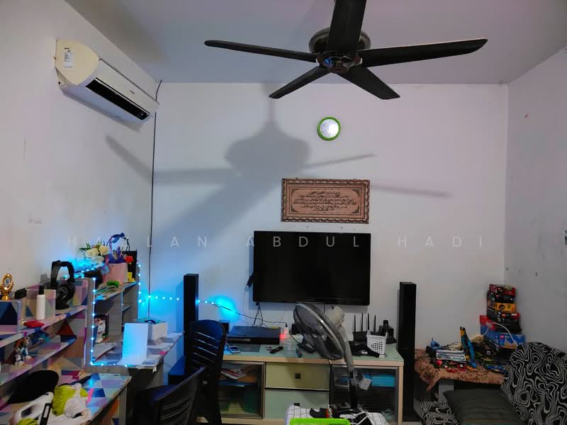 2-storey Terraced House for Sale in Telok Air Tawar (Butterworth) - Hazlan Abdul Hadi - Living Room - PropertyGuru.com.my