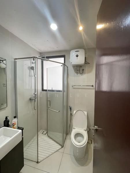 Condominium for Rent at Bay Laurel @ Country Garden Danga Bay - Ben Lee - Bathroom - PropertyGuru.com.my