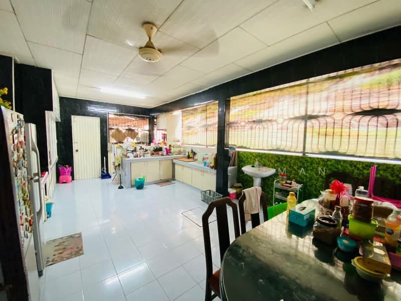 Bungalow for Sale in Seksyen 6 (Shah Alam) - Yasmin Sulaiman - Kitchen - PropertyGuru.com.my