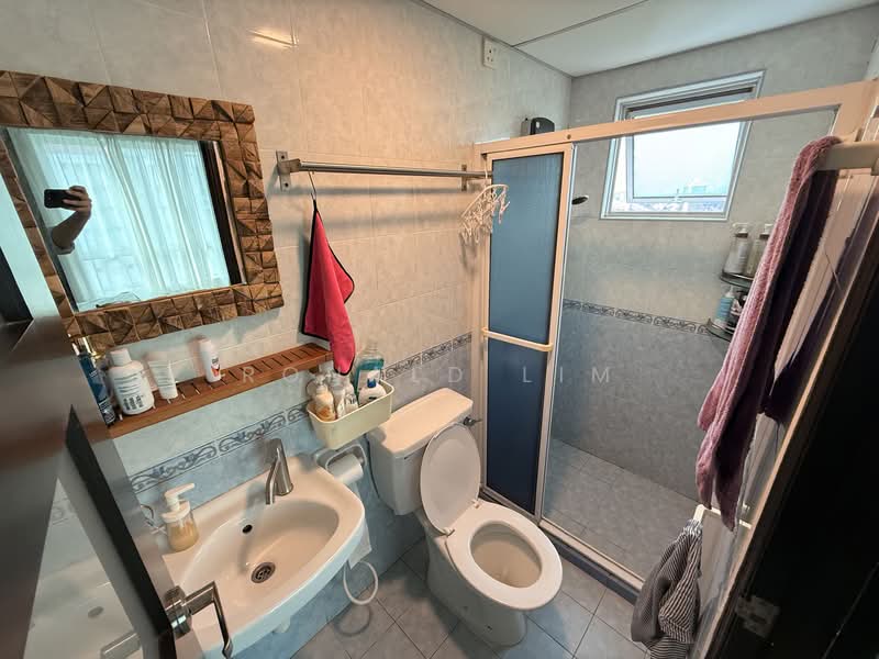 Apartment for Sale at Bistari Impian Apartment - Ronald Lim - Bathroom - PropertyGuru.com.my