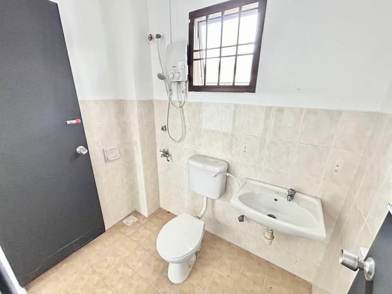 2-storey Terraced House for Sale in Taman Setia Indah (Tebrau) - Jeffrey Ong - Bathroom - PropertyGuru.com.my
