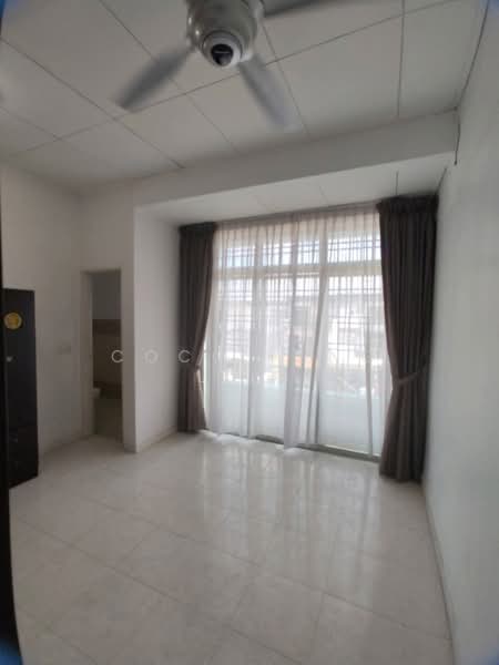 2.5-storey Terraced House for Sale in Taman Setia Indah (Tebrau) - Coco Feng Lily - Living Room - PropertyGuru.com.my
