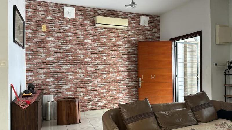 Rumah Teres 2-Tingkat untuk Disewa di 16 Sierra (Puchong) - Mandy Lim - Living Room - PropertyGuru.com.my