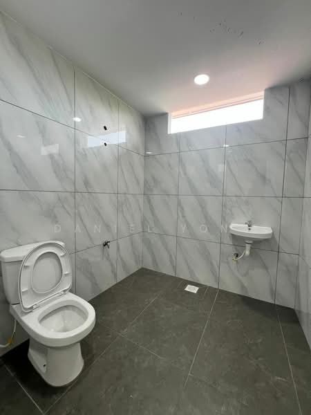 Taman Sri Putri untuk Untuk Dijual - RM 588,000, Apr 2026 - Bathroom - PropertyGuru.com.my