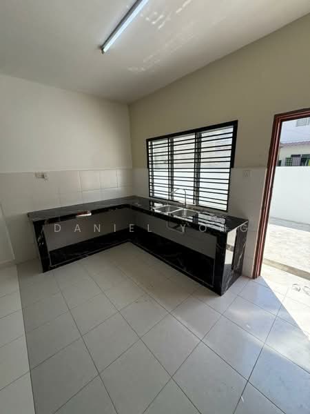 Taman Pasir Putih untuk Untuk Dijual - RM 350,000, Apr 2026 - Kitchen - PropertyGuru.com.my