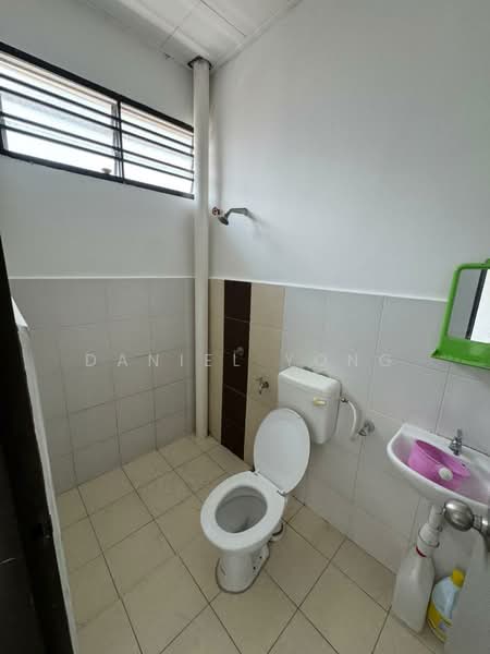 Taman Pasir Putih untuk Untuk Dijual - RM 350,000, Apr 2026 - Bathroom - PropertyGuru.com.my