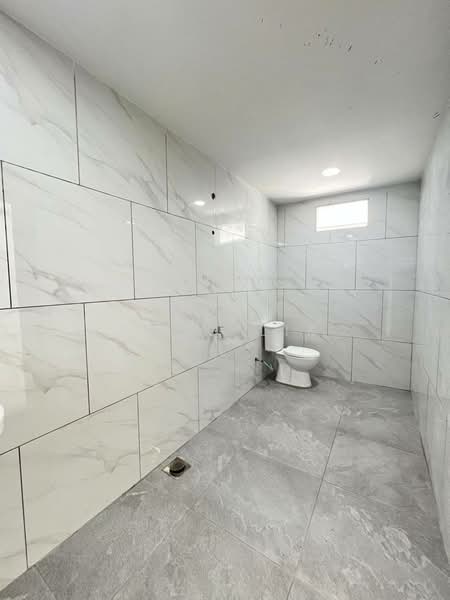 1-storey Terraced House for Sale in Taman Puteri Wangsa (Ulu Tiram) - Fong Lik - Bathroom - PropertyGuru.com.my