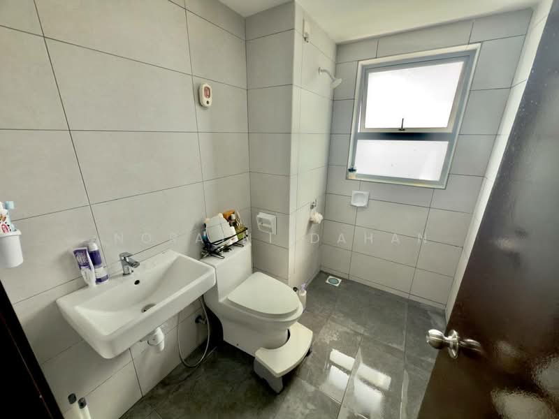 Residensi Sutera 7 untuk Untuk Dijual - RM 500,000, Apr 2026 - Bathroom - PropertyGuru.com.my