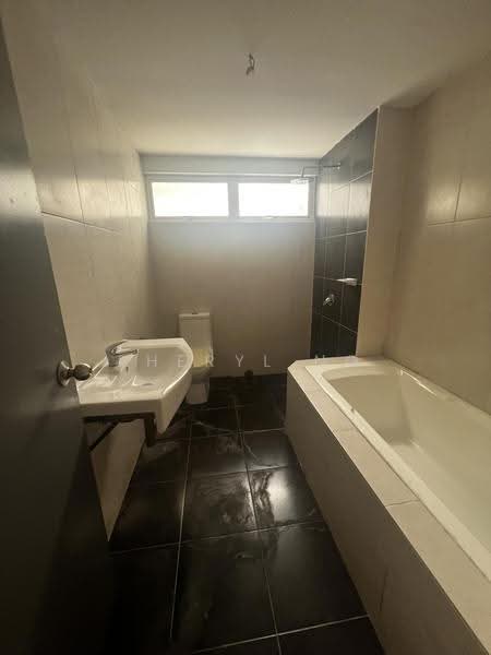 3-storey Terraced House for Sale in Seri Kembangan (Selangor) - Sheryl Ng - Bathroom - PropertyGuru.com.my