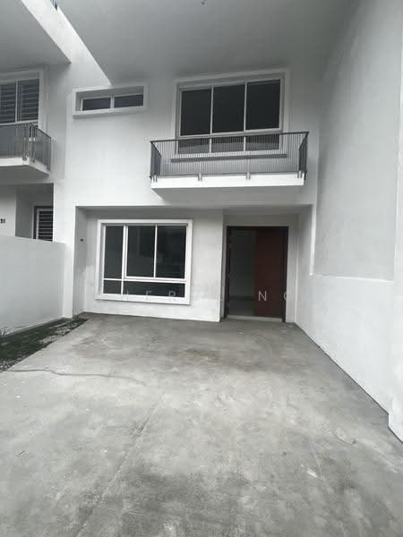 3-storey Terraced House for Sale in Seri Kembangan (Selangor) - Sheryl Ng - Exterior - PropertyGuru.com.my