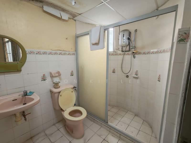Kondominium untuk Dijual di Venice Hill - Soon Kit Lee - Bathroom - PropertyGuru.com.my
