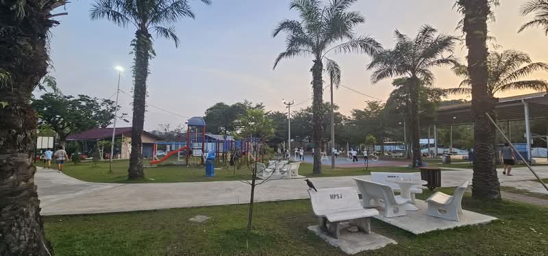 Semi-Detached House for Sale in Bandar Puteri Puchong (Puchong) - Kevin Dass - Exterior - PropertyGuru.com.my