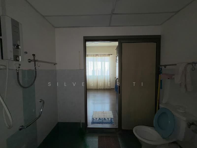 Condominium for Sale at Straits Regency - Silvester Ti - Bathroom - PropertyGuru.com.my