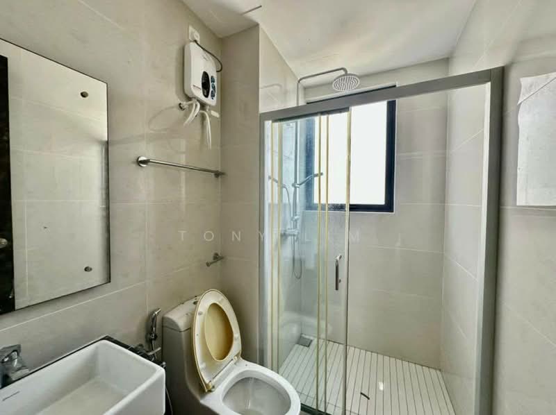 Condominium for Rent at Bay Point @ Country Garden Danga Bay - Tony Lim - Bathroom - PropertyGuru.com.my