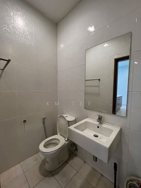 Condominium for Rent at Sri Putramas III / Royal Regent - KM Tee - Bathroom - PropertyGuru.com.my