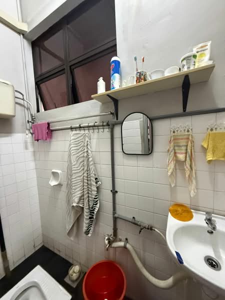 1-storey Terraced House for Sale in Taman Daya (Johor Bahru) - Derrick Chai - Bathroom - PropertyGuru.com.my