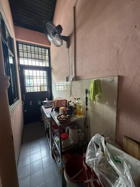 1-storey Terraced House for Sale in Taman Daya (Johor Bahru) - Derrick Chai - Kitchen - PropertyGuru.com.my